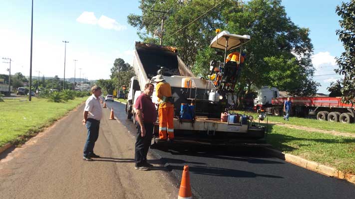 DER atende pedido de Becão e realiza recape num dos acessos de entrada da cidade