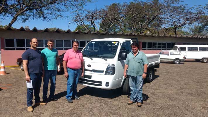 Departamento de Trânsito recebe uma caminhonete Kia Bongo 0 km