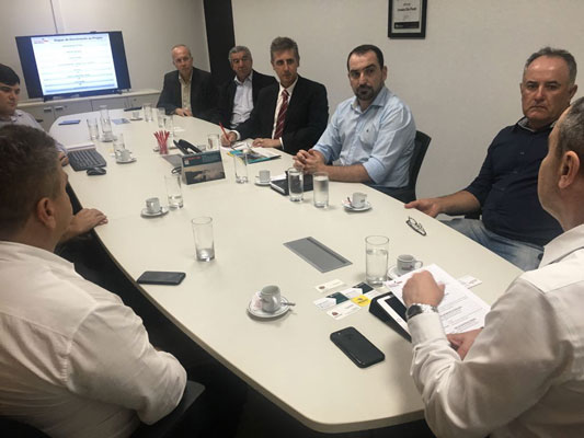 Luiz Carlos se reúne com equipe do Investe SP em busca novos investimentos para o município