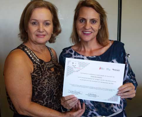Secretaria de Saúde recebe certificado de contribuição em campanha de teste de HIV e Sífilis