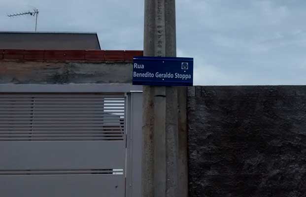 Setor de Transito da Prefeitura providencia placas indicativas de ruas nos bairros Cisne e Ipê II