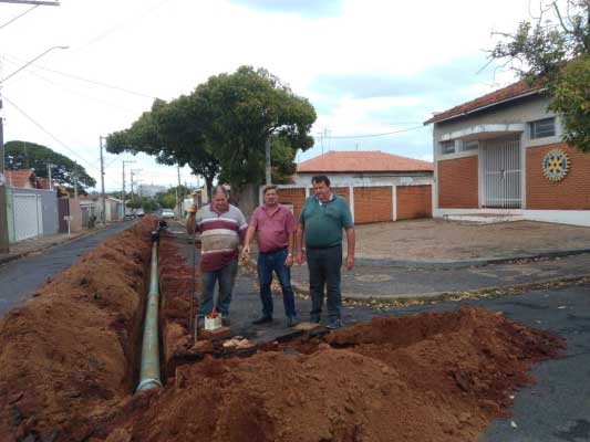 Administração Becão e Luiz Carlos determina a implantação da nova adutora para abastecimento da região leste