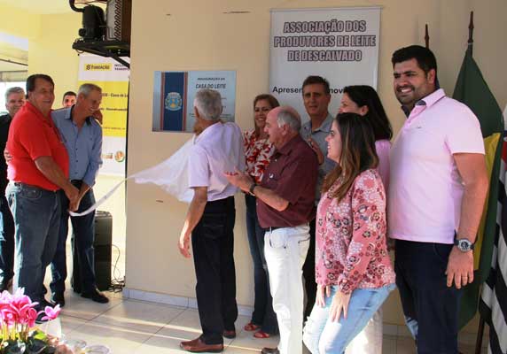 ‘Casa do Leite’ é oficialmente inaugurada por Becão e Luiz Carlos