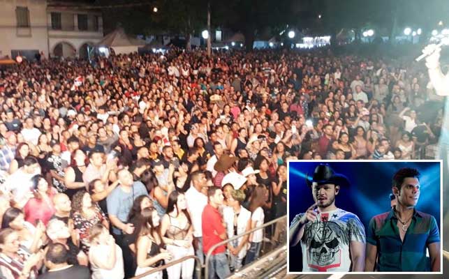 Cerca de 8 mil pessoas lotaram a Praça da Matriz no último dia de shows