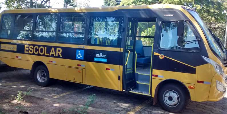 Secretaria de Educação recebe novo ônibus para o transporte escolar