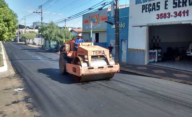 Segunda fase do serviço de recapeamento de ruas abrangidas pelo contrato de R$ 1 milhão junto ao governo estadual é retomado