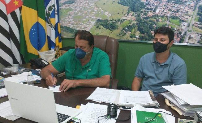 Servidores públicos terão 10% de aumento sobre o salário base