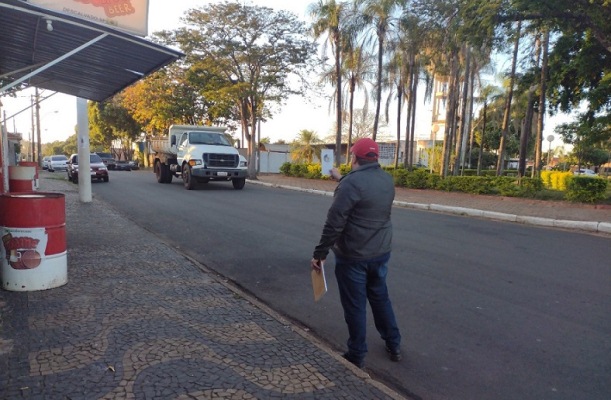 Divisão de Meio Ambiente fiscaliza emissão de fumaça preta nos veÃculos a diesel