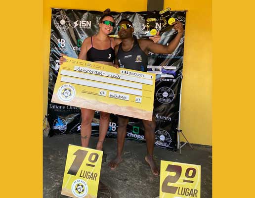 VOLÊI DE PRAIA - Dupla mista da SELT é campeã no Circuito Pé na Areia Sports