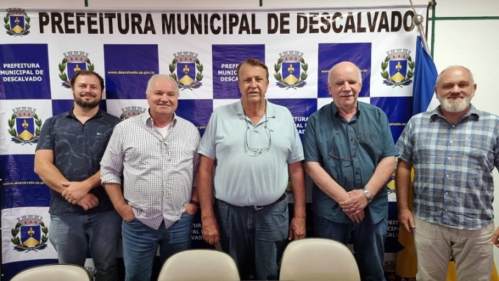 Prefeitos se reúnem em Descalvado para a formalização de APL no segmento de fruticultura