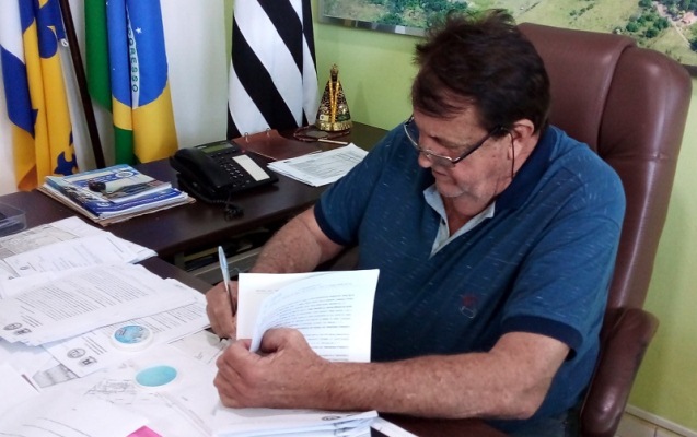 Administração Municipal sanciona lei para a vinda de três médicos do ‘Programa Mais Médicos’