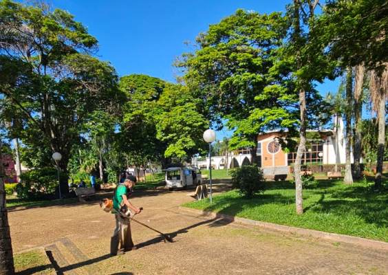 Prefeitura Municipal de Descalvado intensifica ações de limpeza urbana